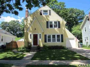 41 Pinewood Ave, Saratoga Springs, NY 12866