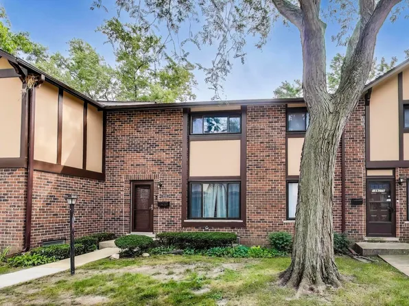 18W271 Kirkland Ln, Villa Park, IL 60181