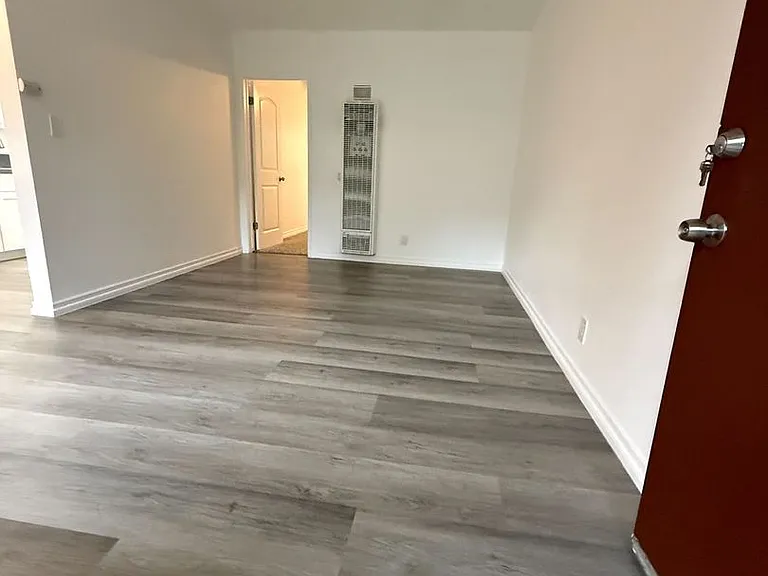 1410 S Minnie St — Photo 11