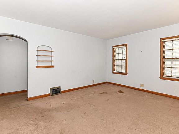 5th image of 3852 S 5th STREET