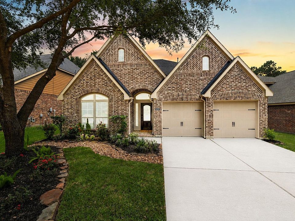 1st image of 213 Forest Heights Ln