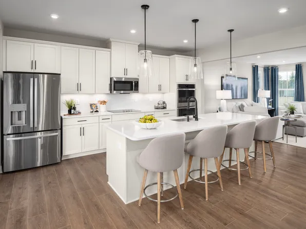 13 Lafayette Ln, Towaco, NJ 07082