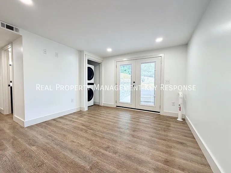 1353 Cardinal Ave — Photo 12