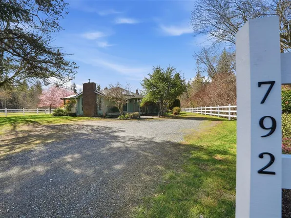 792 Bennett Rd, Nanaimo, BC V9K 1N1