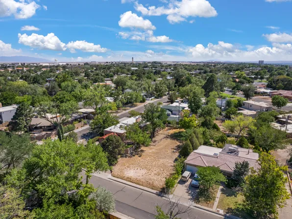 Grandview SE, Albuquerque, NM 87108