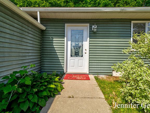 2nd image of 8735 Brower Lake Dr NE
