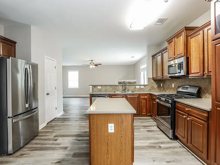 5485 Fieldfreen Dr — Photo 7