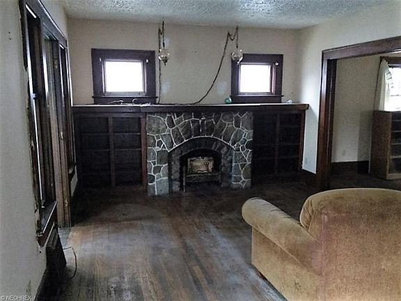 3rd image of 277 5th St NW