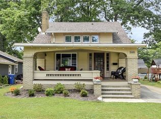 560 Elmwood Rd, Bay Village, OH 44140