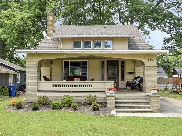560 Elmwood Rd, Bay Village, OH 44140