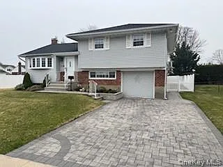 25 Alma Ln photo 1