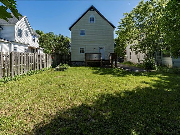 2nd image of 215 Saint Mary St