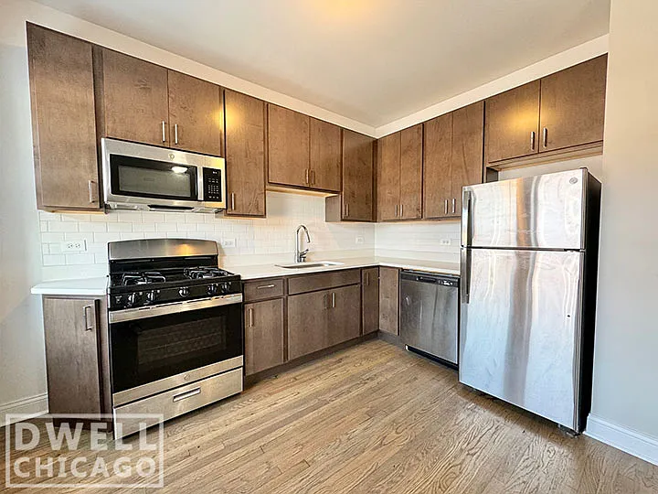 3421 W Fullerton Ave #3D — Photo 2
