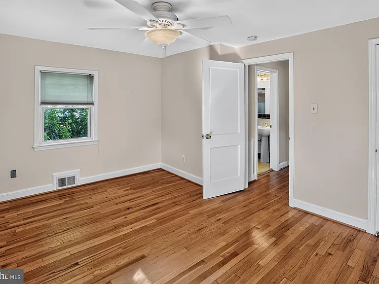 5915 Ryland Dr — Photo 20