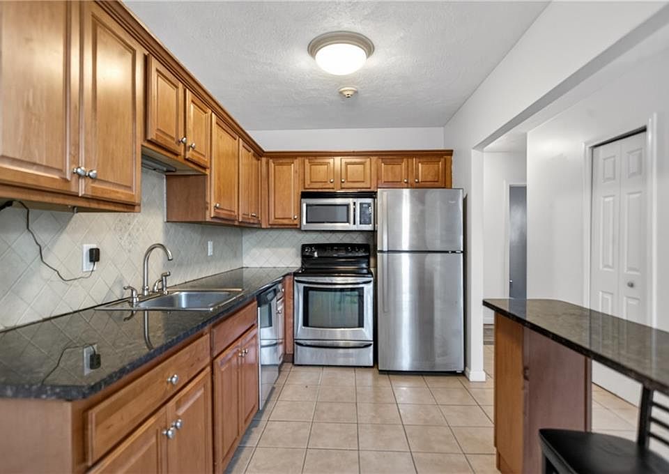 1st image of 400 New River Rd APT 507