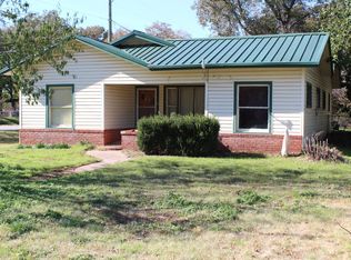 216 S 2nd St, Terral, OK 73569