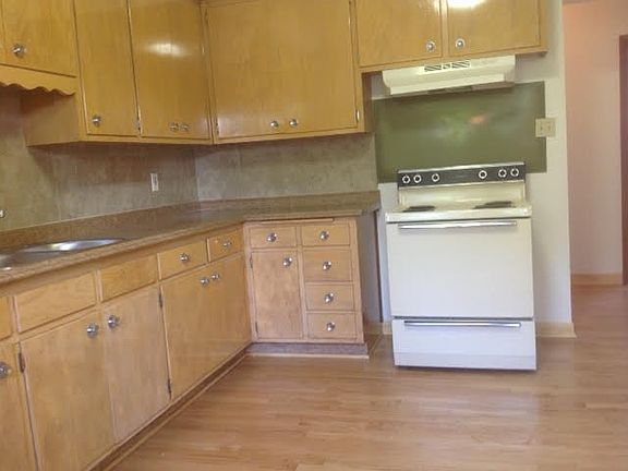 4th image of 918 N 18th Ave APT 1F