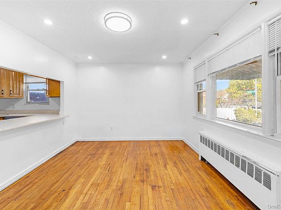 4th image of 2535 Bayside Lane