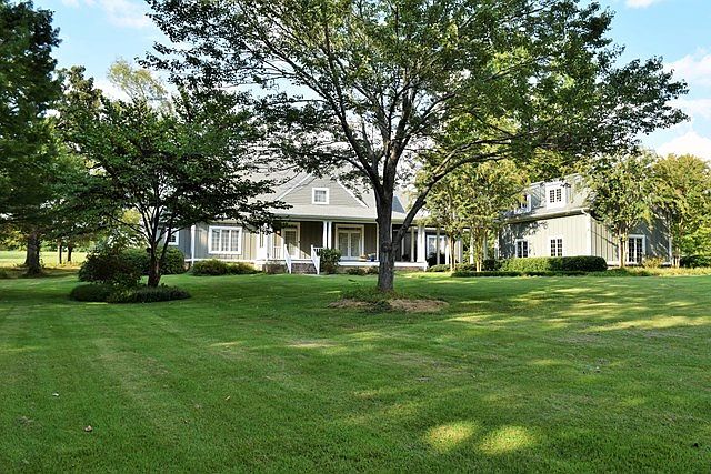1st image of 122 Meadowhill Dr