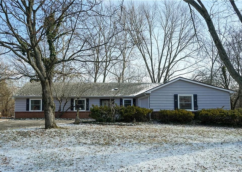 1st image of 152 East Dr