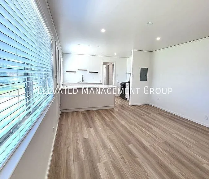 561 Kiva St #5 — Photo 2