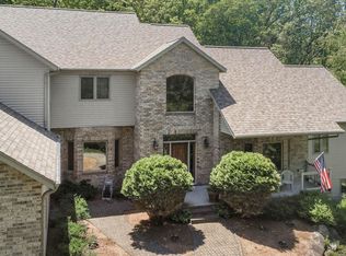 S4349 Fox Hill Cir, Baraboo, WI 53913