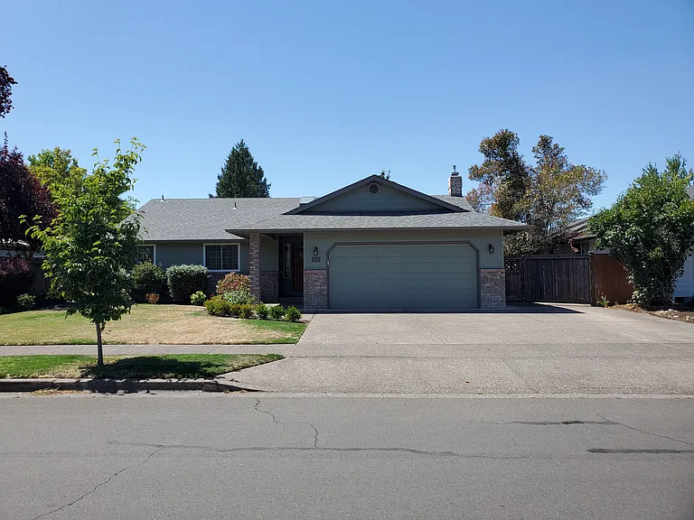 3422 Honeywood St — Photo 4