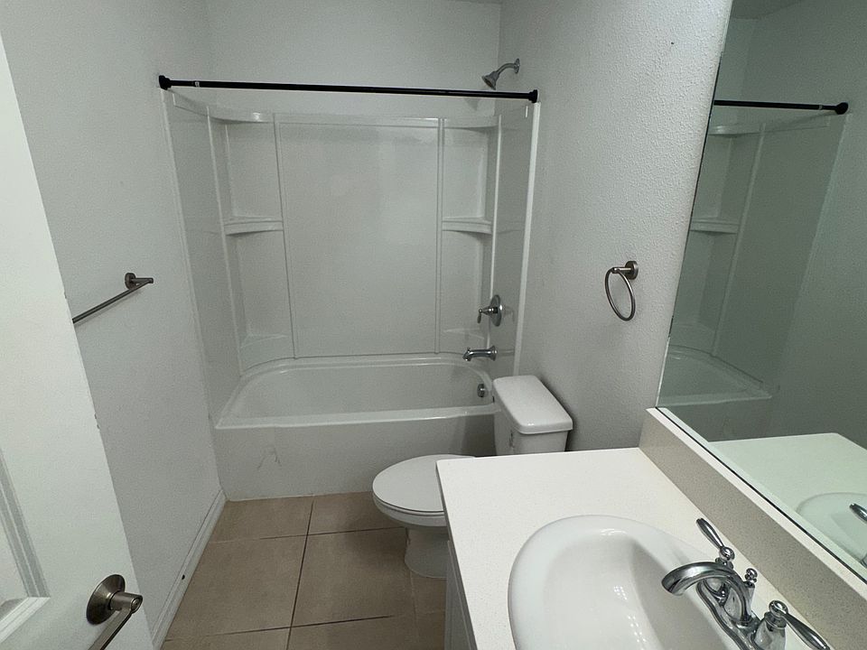 1st image of 10312 Oakside Dr