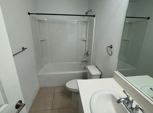 10312 Oakside Dr, Palmetto, FL 34221