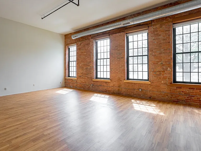 The Lofts at New Amsterdam — Photo 42