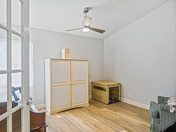 5th image of 17 Sunfish Dr