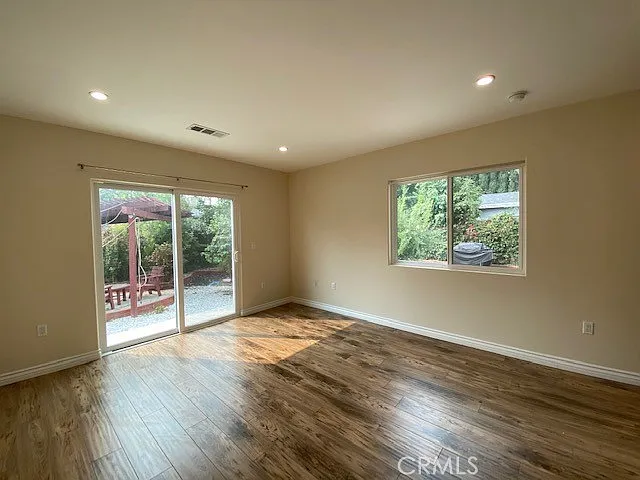 6657 Enfield Ave — Photo 29