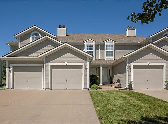 3rd image of 5764 NW Plantation Ln