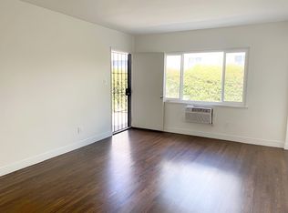 8920 Columbus Ave APT 4, North Hills, CA 91343