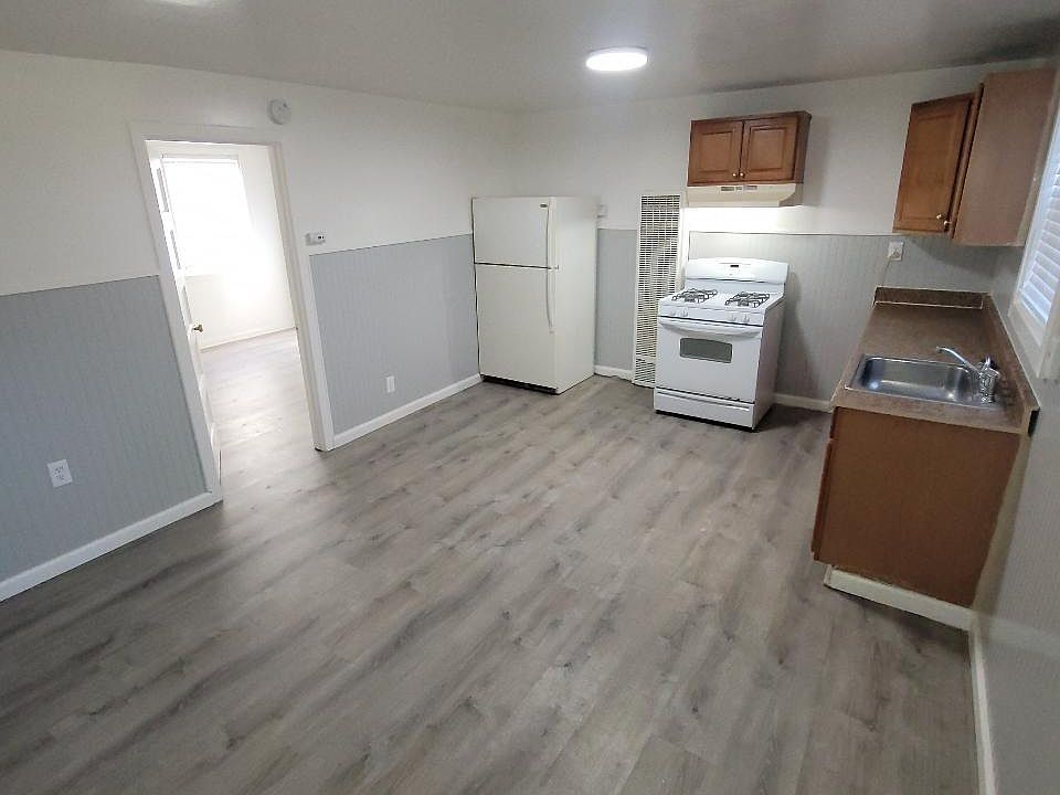 2nd image of 224 5th St APT 1