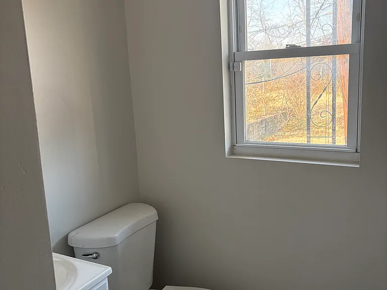 1200 Glyndon Ave — Photo 10