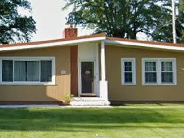 504 S 74th St, Belleville, IL 62223