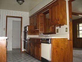 3rd image of 7505 Oak Garden Trl