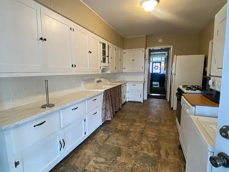 637 Main St — Photo 7