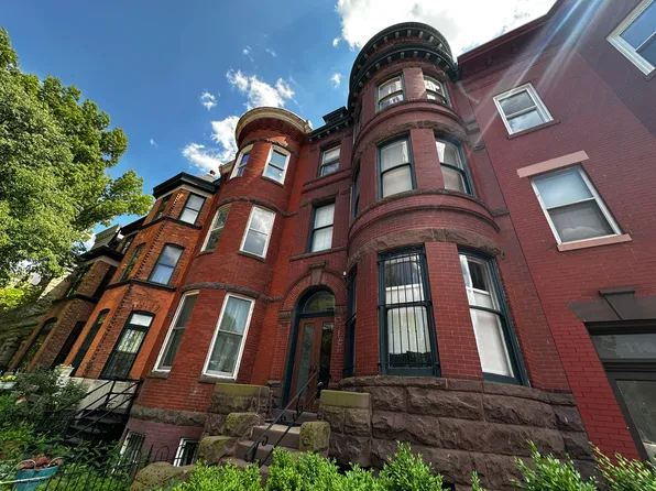 1103 E Capitol St SE APT 3, Washington, DC 20003