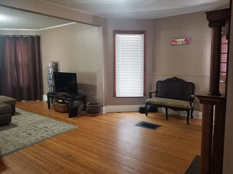 257 Park Ave — Photo 2