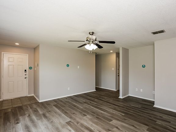 4th image of 1520 Castle Ridge Rd