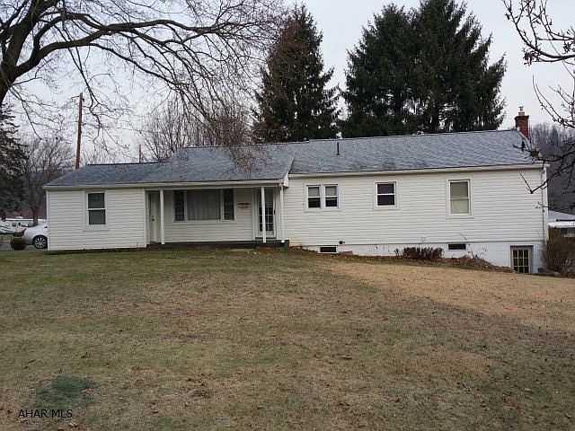 2nd image of 817 Highland Dr