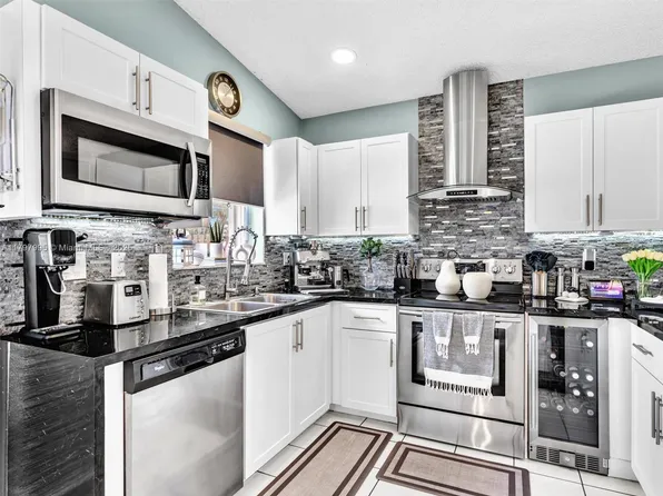 5206 NW 99th Ave, Sunrise, FL 33351