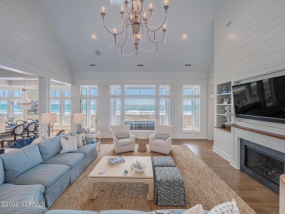 3rd image of 260 Beach Road N