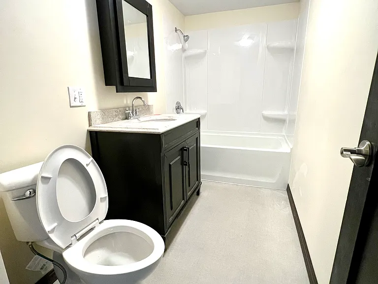 204 N 3rd Ave #B — Photo 2