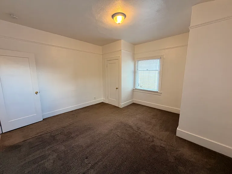 319 Thoma St — Photo 15