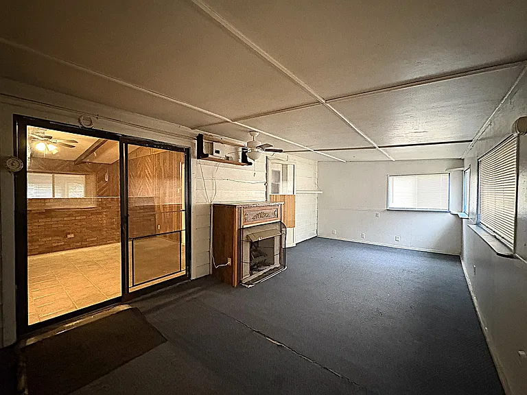 1313 Elia St — Photo 15