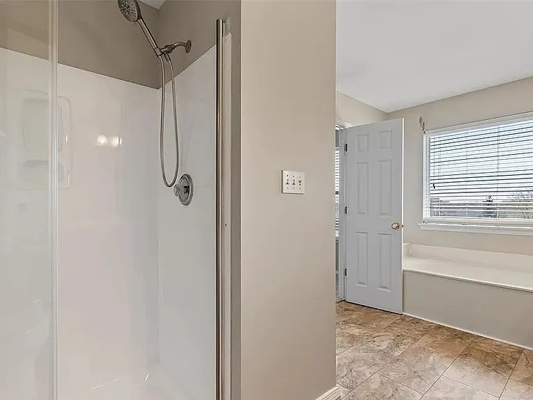 605 Thornridge Dr — Photo 11