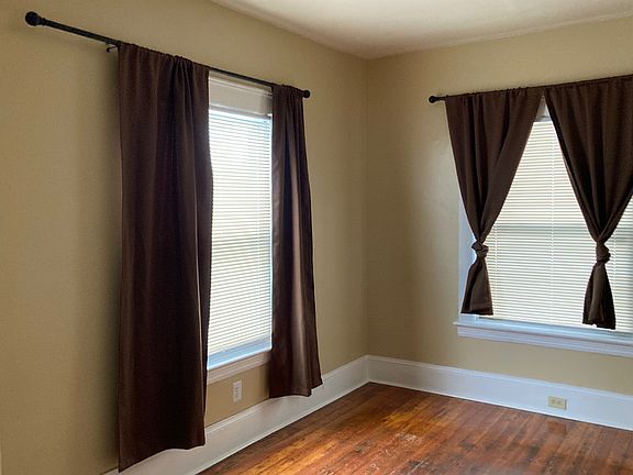 3rd image of 6902 Wakefield Ave